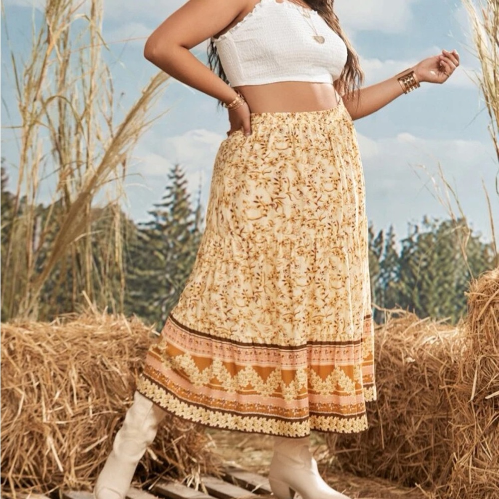 Plus size all over floral skirt